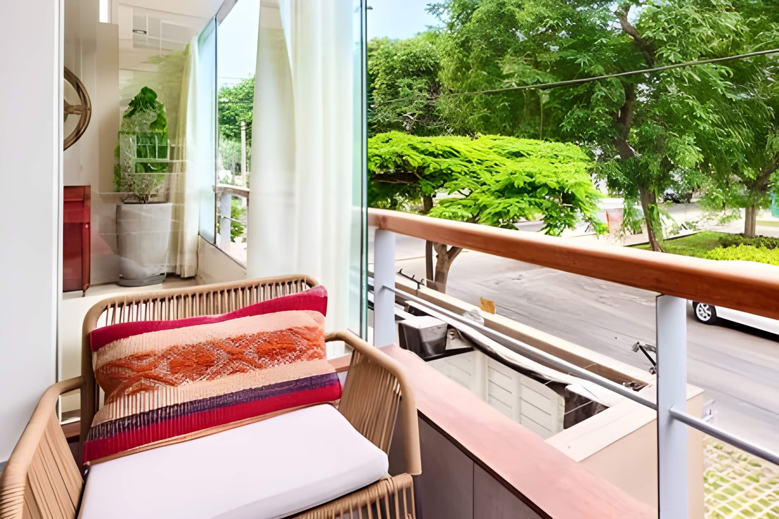 The balcony and its park outlook